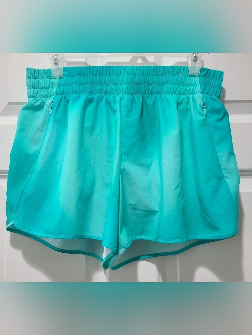 Xersion 3.75" Running Shorts Ombre Mint Green Teal Medium